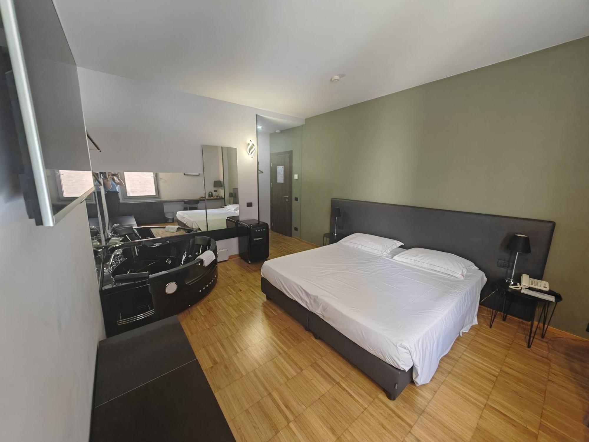 Hotel Duomo Carpi Esterno foto